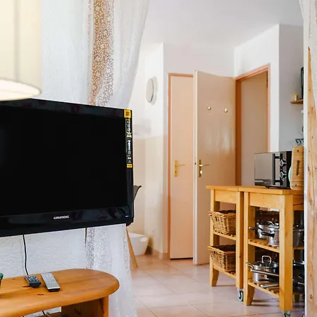 3 Pieces Avec Grande Terrasse, Proche Du Grazel, 6 Pers, Parking Prive, Wifi Disponible - Fr-1-409-70 Villa